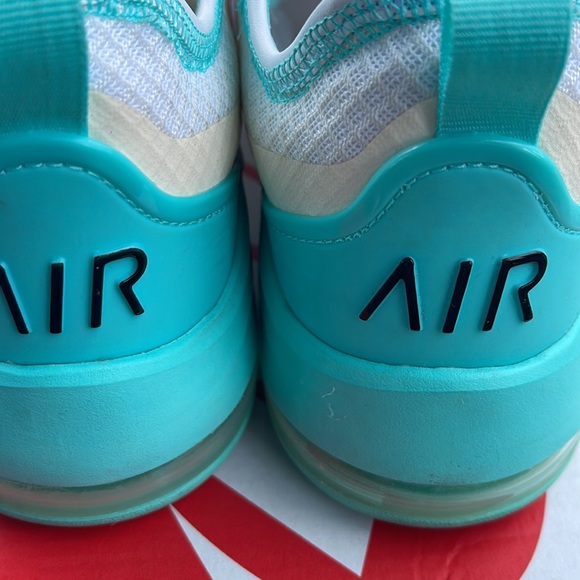 Nike tennis shoes - Picture 6 of 6